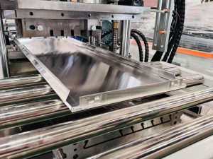 Linear strip ceiling making machine