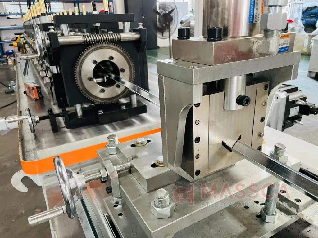 wall angle roll forming machine